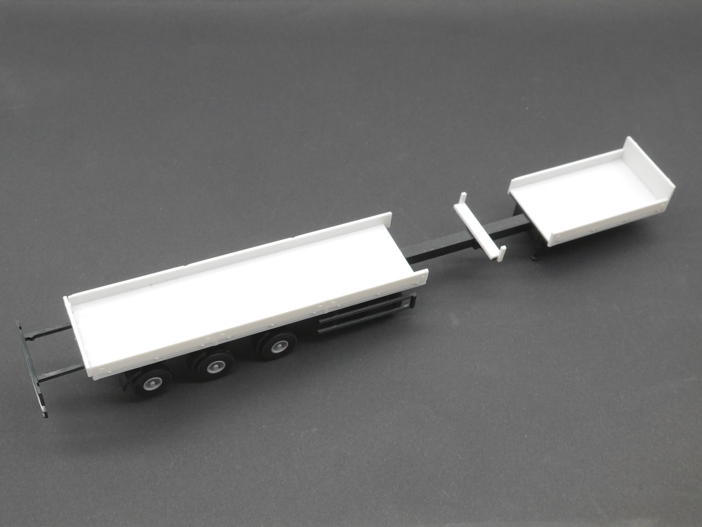 1:87 ST-0535 Scaletrucks Bausatz 3achs teleskopierbarer Schwerlast-Auflieger weiß