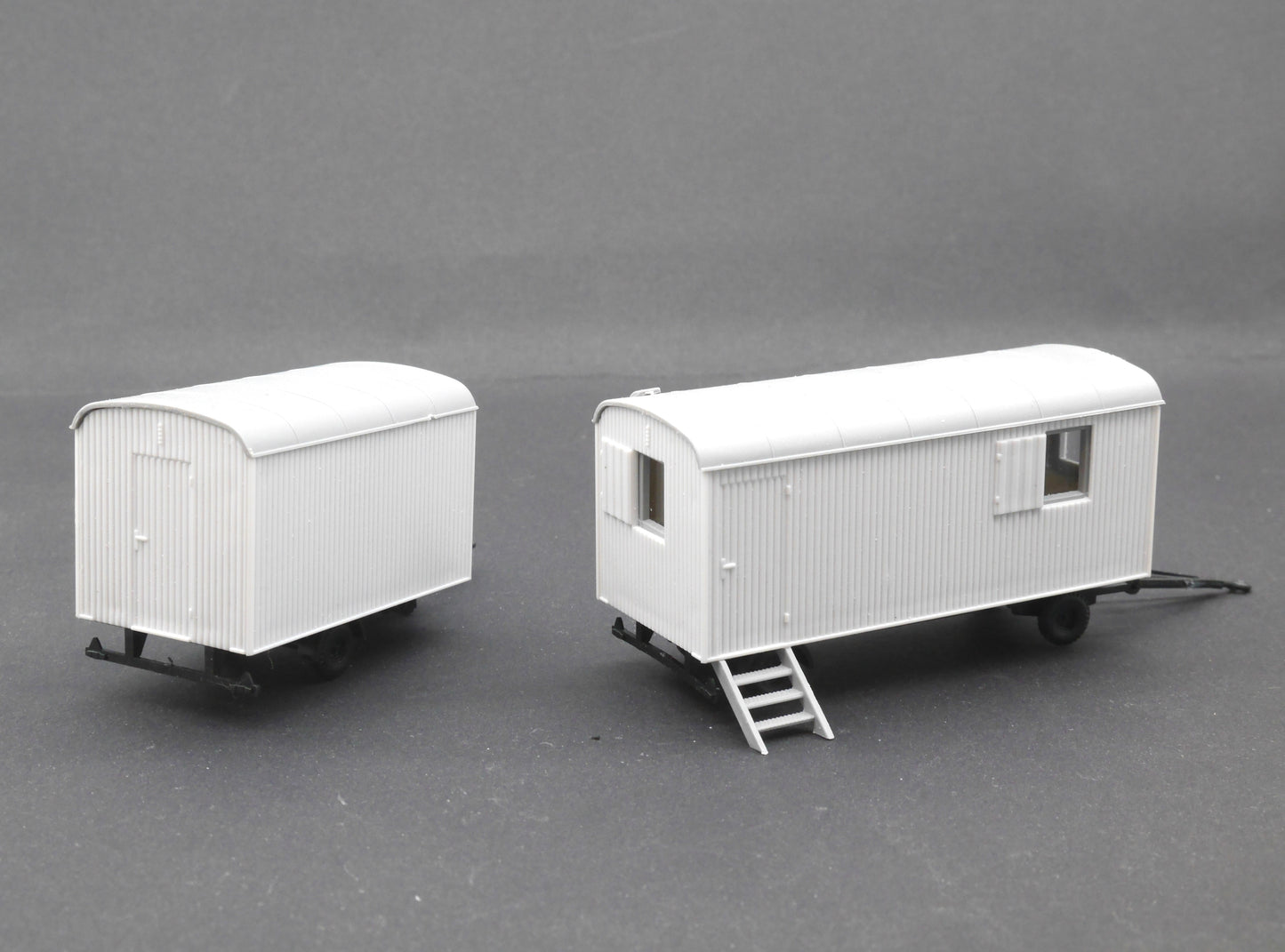 1:87 ST-0534 Scaletrucks Bausatz 2x Bauwagen weiß/schwarz