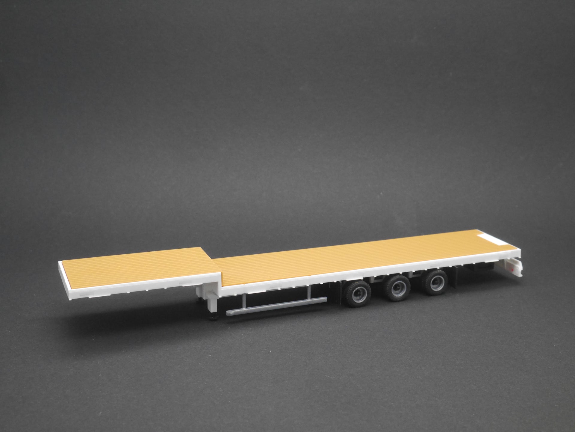 1:87 ST-0202 Kibri Bausatz 2x 3achs Tiefladeauflieger in weiß