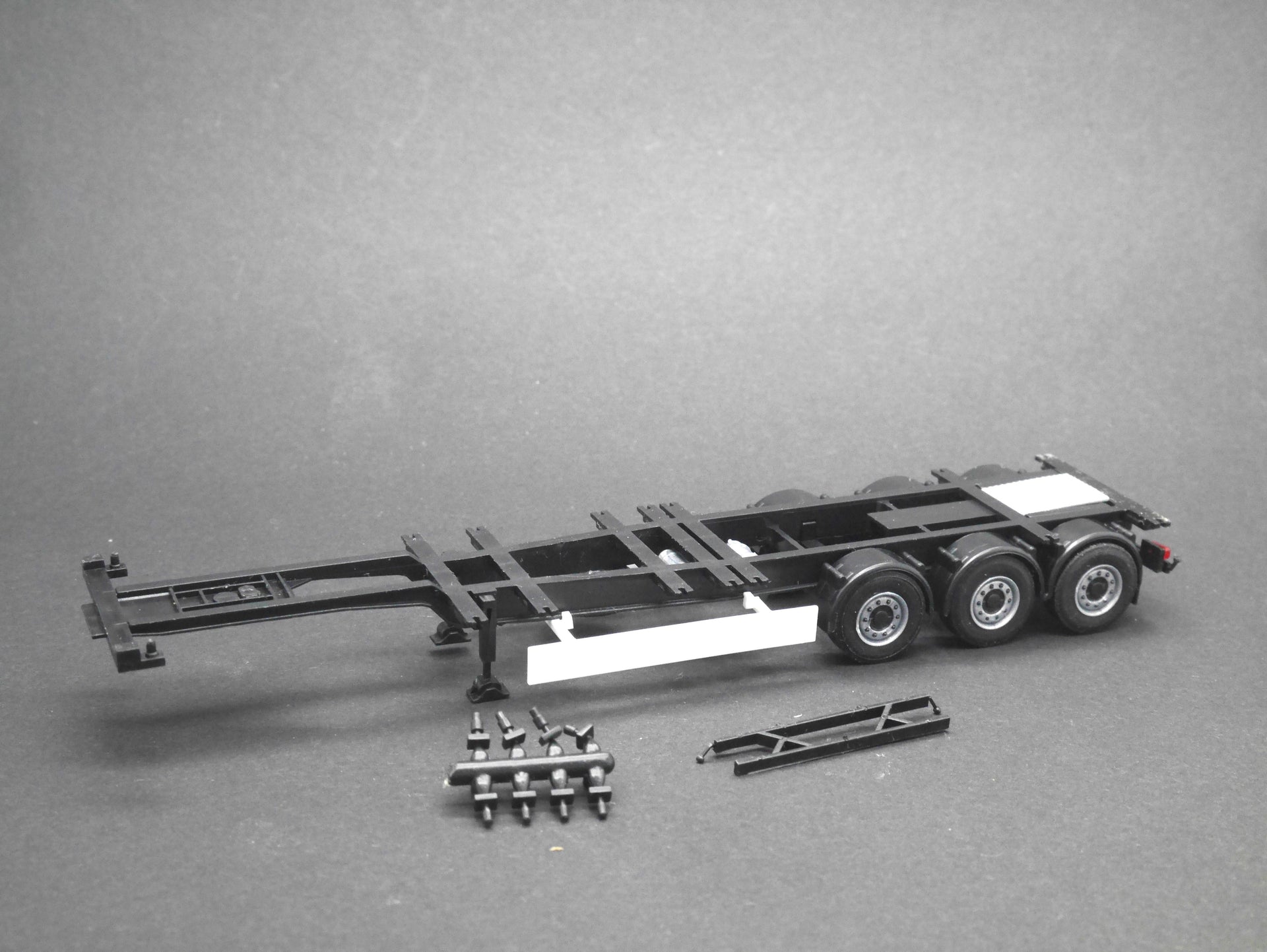 1:87 ST-0206 Kibri Bausatz 2x 40/45ft Container Auflieger schwarz