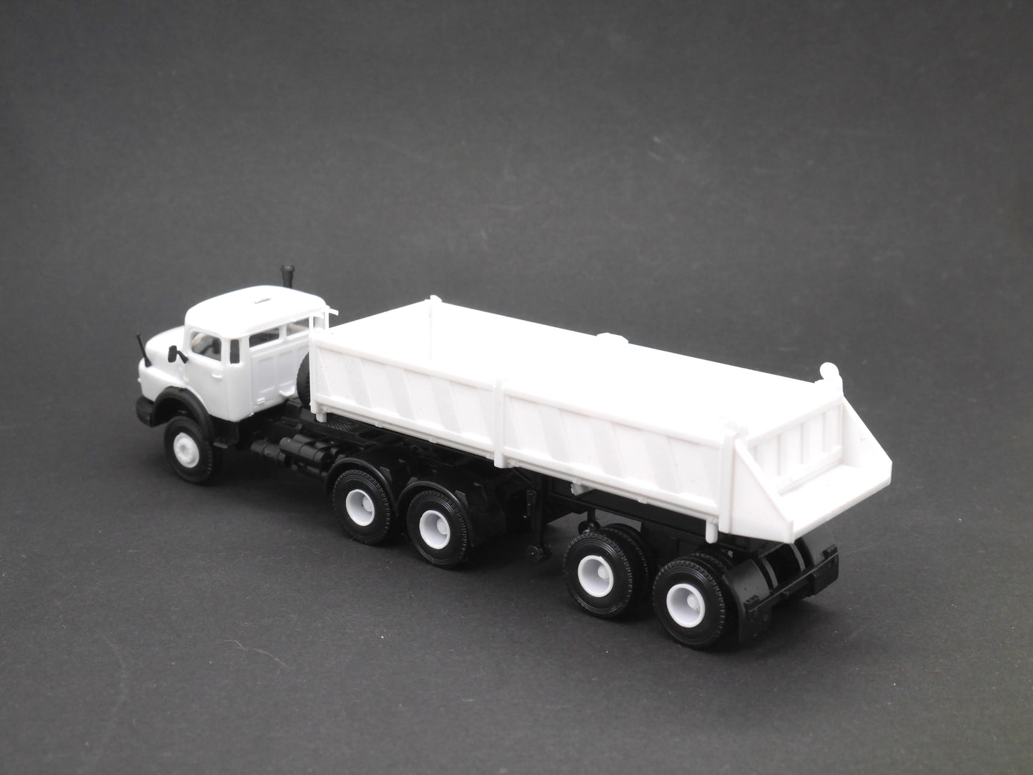 1:87 ST-0522 Scaletrucks Bausatz Rundhauber mit Meiller Kipp-Auflieger weiß
