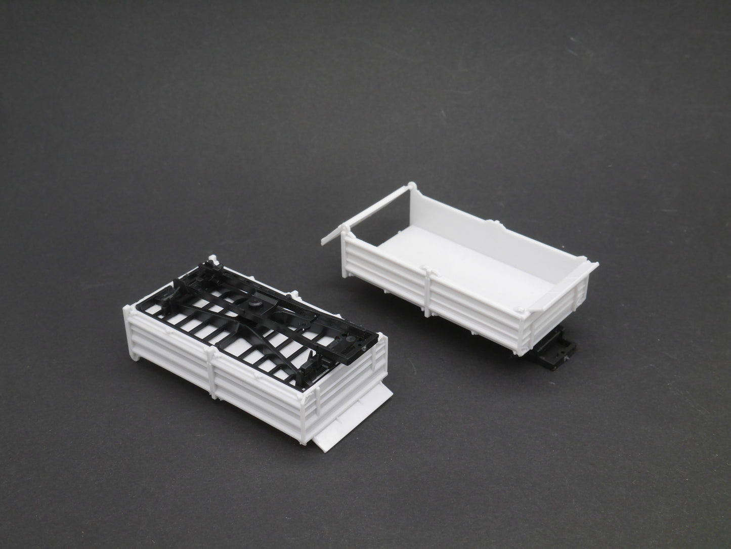 1:87 ST-0521 Scaletrucks Bausatz 2x Kipp Aufbau für Motorwagen