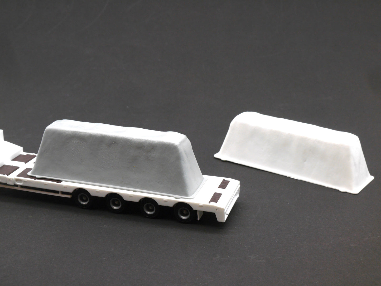 1:87 ST-0416 Scaletrucks 2x Plane als Ladegut hellgrau/weiß